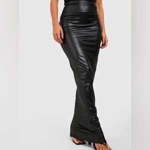 Boohoo women’s long Black Maxi Skirt (new with tags)